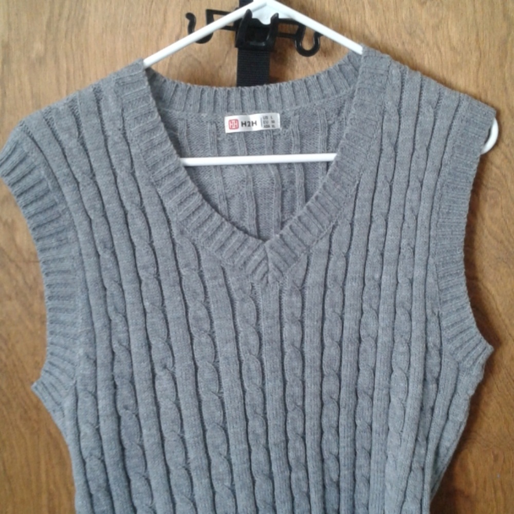 Men's large knit sweater